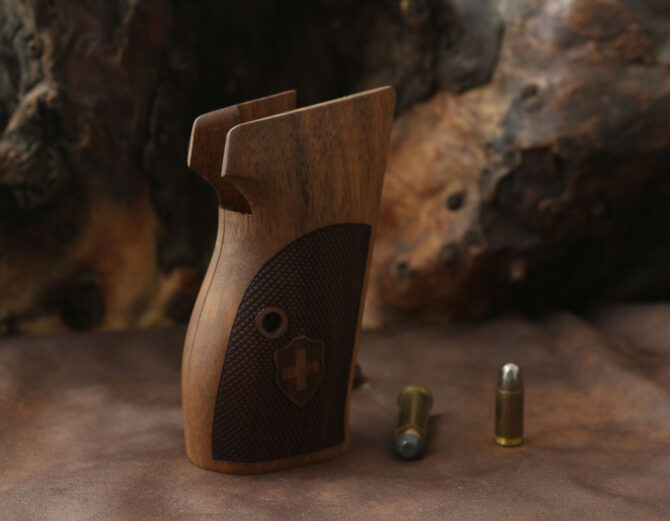 SIG P210-1/-4/-5/-6/DK M49 kompatible Walnussgriffschalen mit Tragering-672