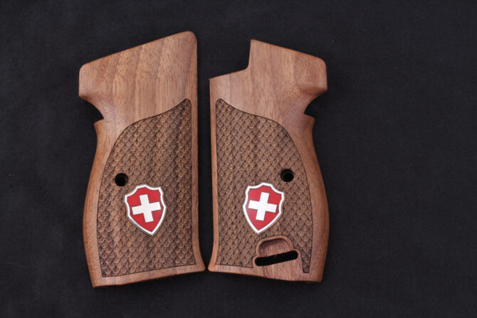 SIG P210-1/-4/-5/-6/DK M49 mit Tragering kompatible Walnussgriffschalen-723